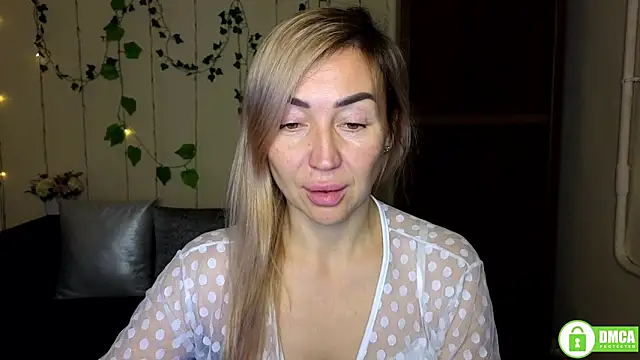 Kiss julli88I online show from 12.04.25