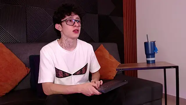 troy rouge online show from 03.11.25