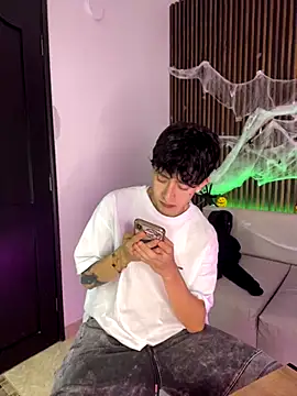 troy rouge online show from 10.21.25