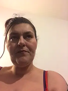 Curvy-Essex-Milf online show from 03.21.25