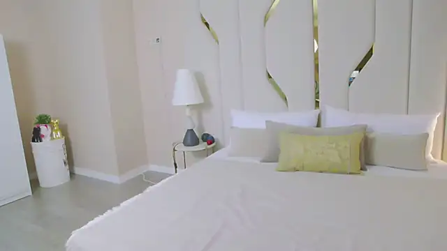 JaneRayan online show from 04.13.26