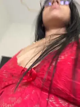 Snapshot of jheicylli chatting on 04.26.26 jheicylli online show from 04.26.26