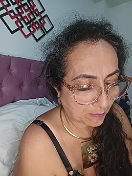 Snapshot of AlessandraLeroy chatting on 05.19.26 AlessandraLeroy online show from 05.19.26
