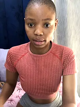 BondiBitch online show from 11.13.25