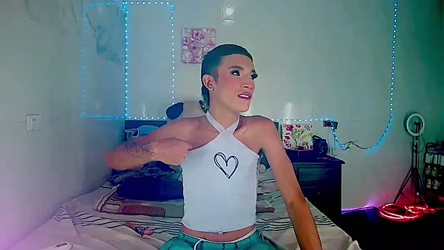 KimberlyXtreme online show from 10.24.25