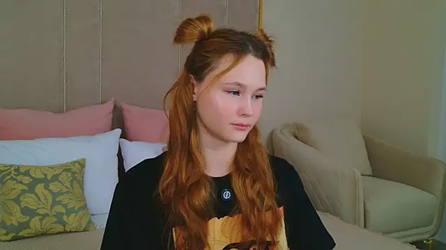 Snapshot of AmeliRoyse chatting on 04.15.26 AmeliRoyse online show from 04.15.26