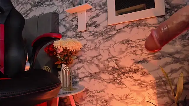 Snapshot of victoriacooper21 chatting on 03.15.25 victoriacooper21 online show from 03.15.25