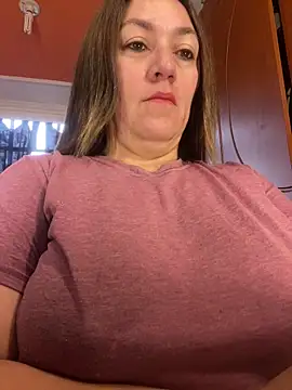 Snapshot of Luna-nevada chatting on 05.19.26 Luna-nevada online show from 05.19.26