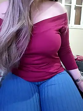 Snapshot of queen_belisima1 chatting on 04.24.26 queen belisima1 online show from 04.24.26