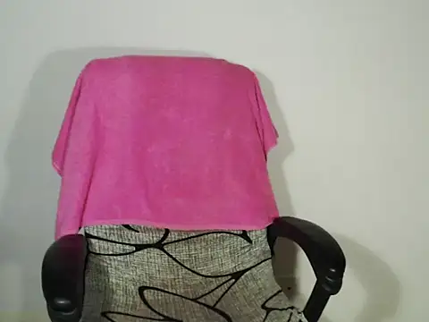 Hannah Kiim online show from 03.01.26