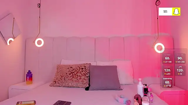 Snapshot of riri_candy chatting on 02.14.26 riri candy online show from 02.14.26