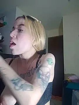 sara crushx online show from 03.21.25