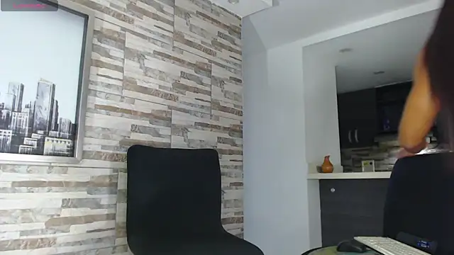 Snapshot of Keeitlin chatting on 07.21.26 Keeitlin online show from 07.21.26
