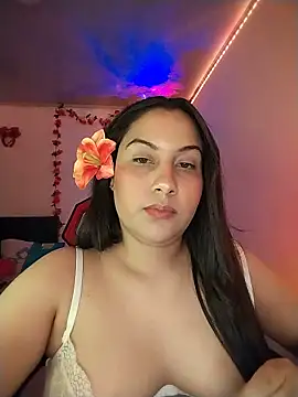 Snapshot of esmeralda_jadees chatting on 05.14.26 esmeralda jadees online show from 05.14.26