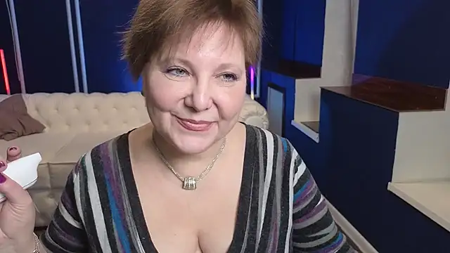 Snapshot of Kira_Kenet chatting on 03.10.25 Kira Kenet online show from 03.10.25