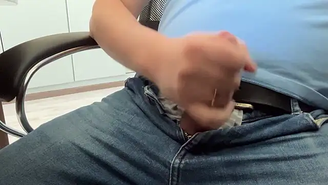 Snapshot of Artur17cmm chatting on 03.18.25 Artur17cmm online show from 03.18.25