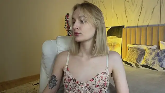  Vikky Moon  online show from 04.18.26