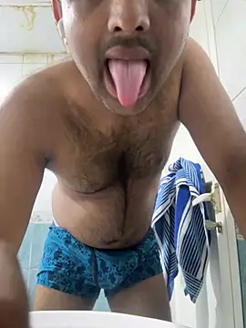 Snapshot of MIRTHICK2002 chatting on 03.17.25 MIRTHICK2002 online show from 03.17.25