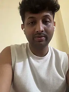 Snapshot of MIRTHICK2002 chatting on 09.13.25 MIRTHICK2002 online show from 09.13.25