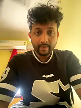 Snapshot of MIRTHICK2002 chatting on 10.25.25 MIRTHICK2002 online show from 10.25.25