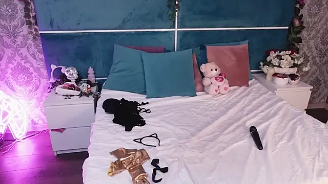 SunnyGlow online show from 10.05.25