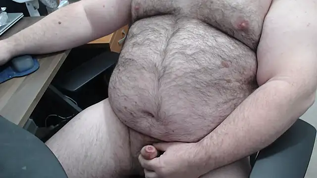 Snapshot of SmallBearUK chatting on 01.15.26 SmallBearUK online show from 01.15.26