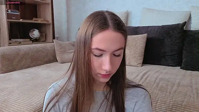 Kira mindnes online show from 04.12.26