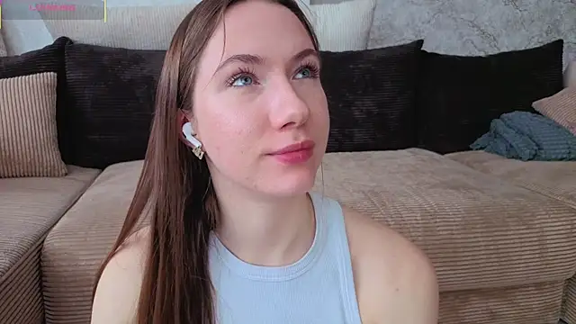 Snapshot of Kira_mindnes chatting on 04.24.26 Kira mindnes online show from 04.24.26