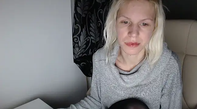 Snapshot of ElssaRush chatting on 03.09.25 ElssaRush online show from 03.09.25