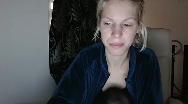 Snapshot of ElssaRush chatting on 03.23.25 ElssaRush online show from 03.23.25