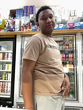 Snapshot of wainer02 chatting on 03.19.25 wainer02 online show from 03.19.25