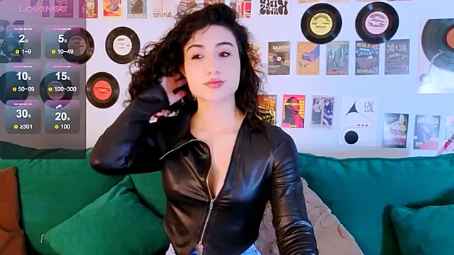 Snapshot of Maya_Rogerss chatting on 05.11.26 Maya Rogerss online show from 05.11.26