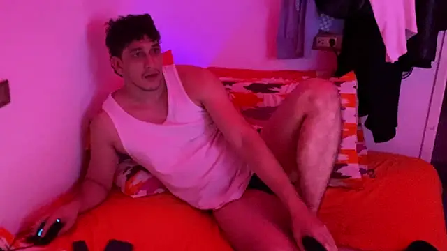 Snapshot of chicoinhibido chatting on 03.18.25 chicoinhibido online show from 03.18.25