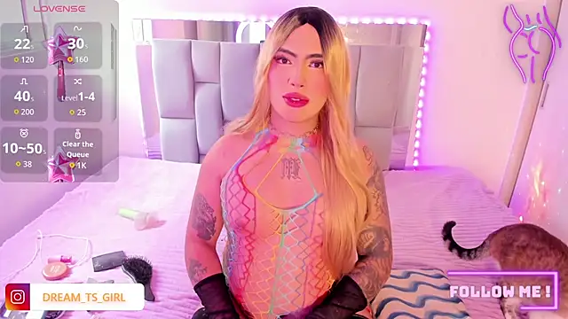 Snapshot of Sophie_whitexxx chatting on 09.17.25 Sophie whitexxx online show from 09.17.25