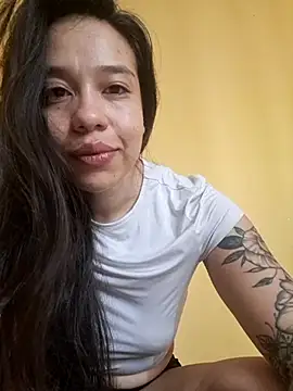 Snapshot of FireTheGun_ chatting on 02.04.26 FireTheGun online show from 02.04.26