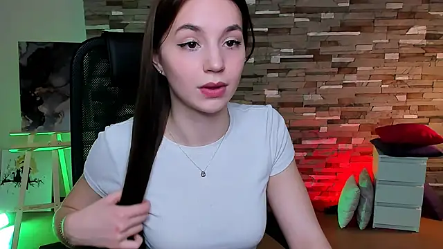 Snapshot of OlgaPetrova chatting on 03.10.25 OlgaPetrova online show from 03.10.25