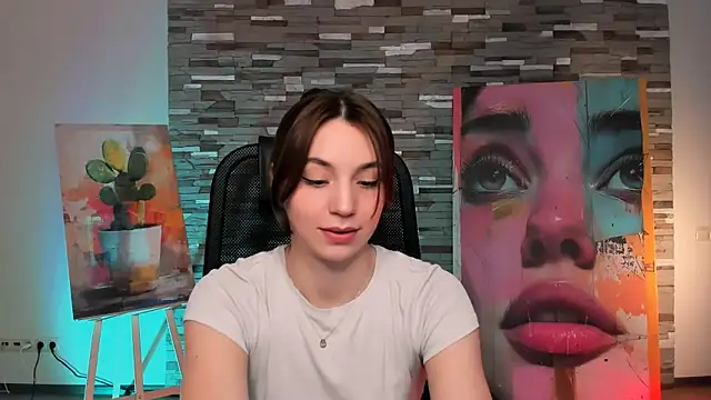 Snapshot of OlgaPetrova chatting on 03.17.25 OlgaPetrova online show from 03.17.25