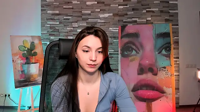 Snapshot of OlgaPetrova chatting on 03.18.25 OlgaPetrova online show from 03.18.25