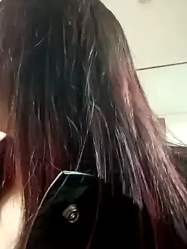 Mela-Hotlyn online show from 03.08.25