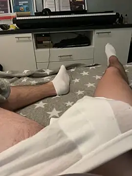 Snapshot of milan8886 chatting on 10.29.25 milan8886 online show from 10.29.25