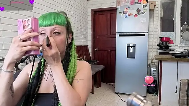 Snapshot of freyaa_sorcerees chatting on 10.04.25 freyaa sorcerees online show from 10.04.25