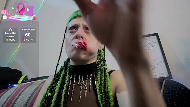 Snapshot of freyaa_sorcerees chatting on 10.25.25 freyaa sorcerees online show from 10.25.25