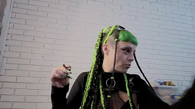 Snapshot of freyaa_sorcerees chatting on 10.26.25 freyaa sorcerees online show from 10.26.25