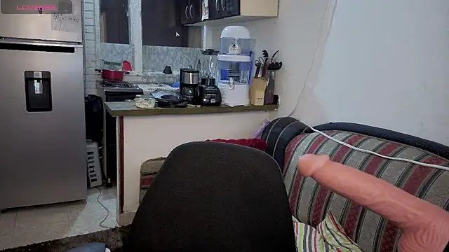 Snapshot of freyaa_sorcerees chatting on 10.31.25 freyaa sorcerees online show from 10.31.25