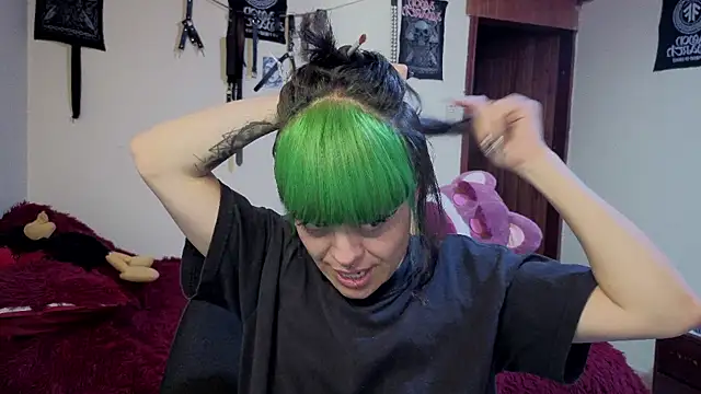 Snapshot of freyaa_sorcerees chatting on 12.02.25 freyaa sorcerees online show from 12.02.25