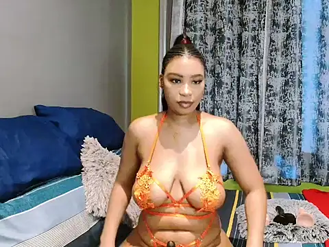 Snapshot of Tallwildnspicey98 chatting on 12.04.25 Tallwildnspicey98 online show from 12.04.25