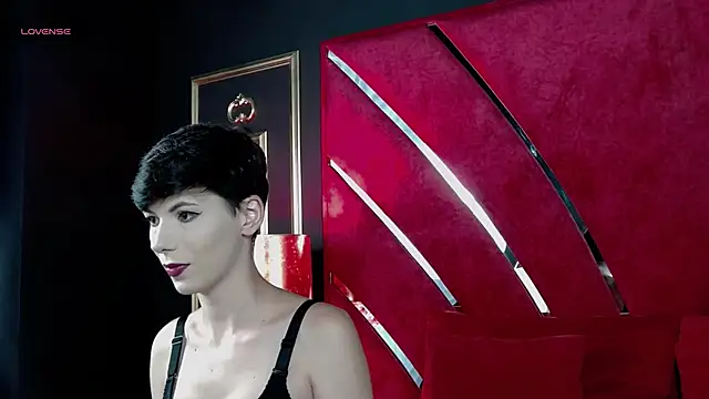 Roxxy Rouge online show from 09.13.25