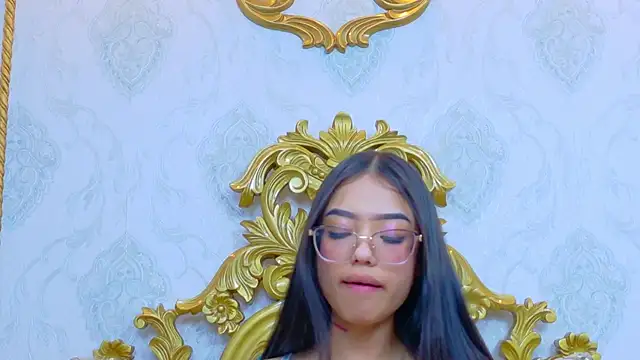 Snapshot of CataStones chatting on 11.08.25 CataStones online show from 11.08.25