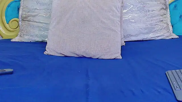 Snapshot of CataStones chatting on 12.05.25 CataStones online show from 12.05.25