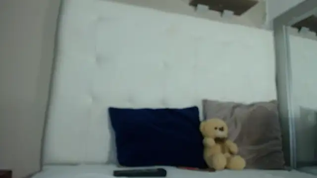 willow smitt online show from 11.08.25